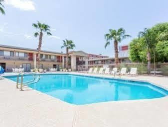 Hotel Super 8 By Wyndham Tempe/Asu/Airport Extérieur photo