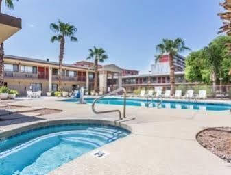 Hotel Super 8 By Wyndham Tempe/Asu/Airport Extérieur photo
